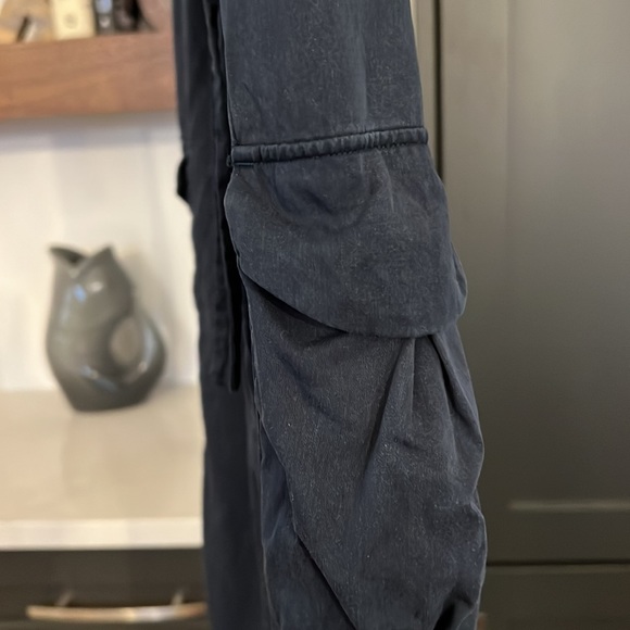 Navy Lululemon size 4 pant - Picture 2 of 4